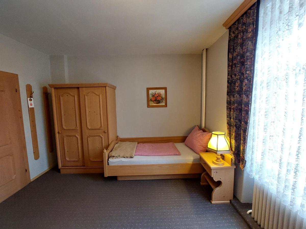 3 Raben - Leoben - Zimmer Fuer Geschaeftsreisende, Urlauber, Monteure Und Handwerker, Polski Pensjonat Austria Exterior photo