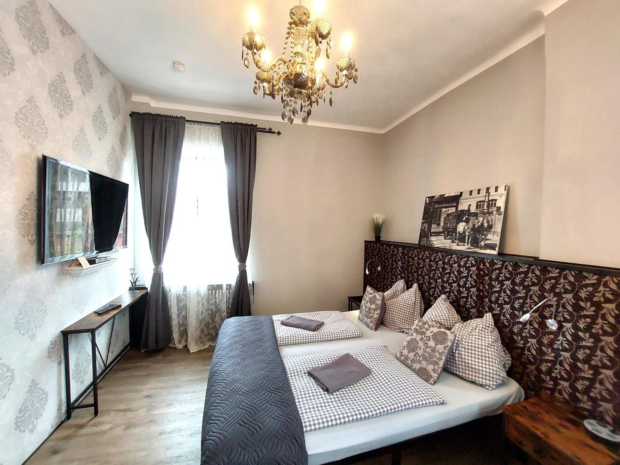 3 Raben - Leoben - Zimmer Fuer Geschaeftsreisende, Urlauber, Monteure Und Handwerker, Polski Pensjonat Austria Exterior photo
